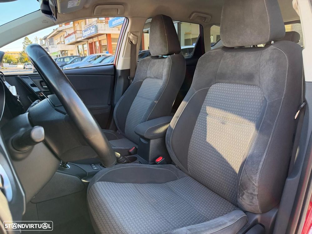 Toyota Auris 1.8 HSD Comfort +P.Sport+Navi - 9