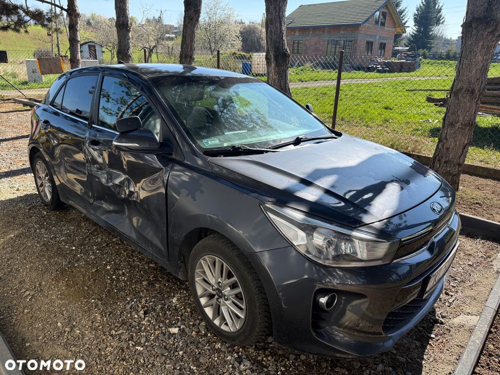 Kia Rio 1.2 L - 1