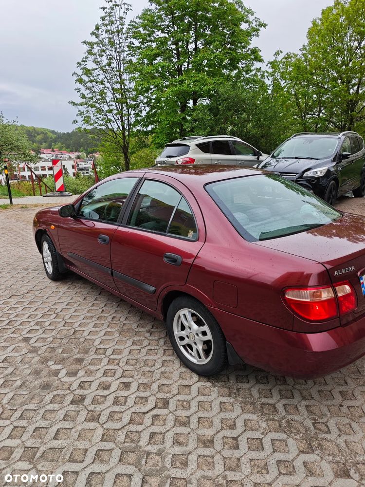 Nissan Almera - 8