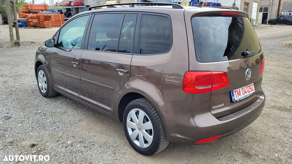 Volkswagen Touran - 4
