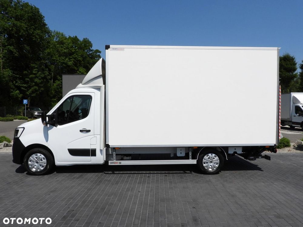 Renault MASTER  KONTENER WINDA 8 PALET TEMPOMAT LEDY KLIMATYZACJA  165KM - 10