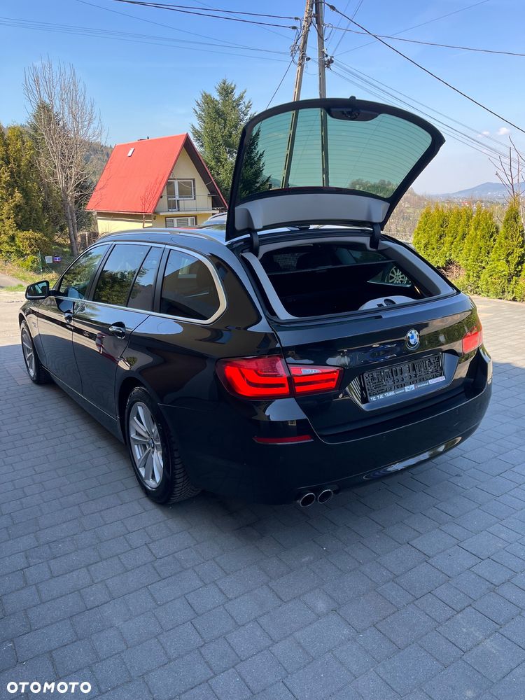 BMW Seria 5 525d xDrive Sport-Aut Modern Line - 7