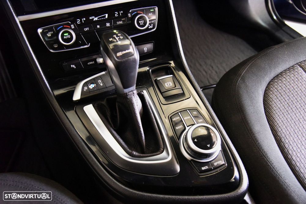 BMW 225xe Active Tourer - 13