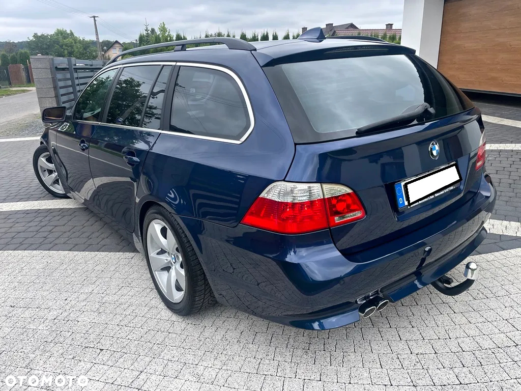 BMW Seria 5 525d Touring - 14