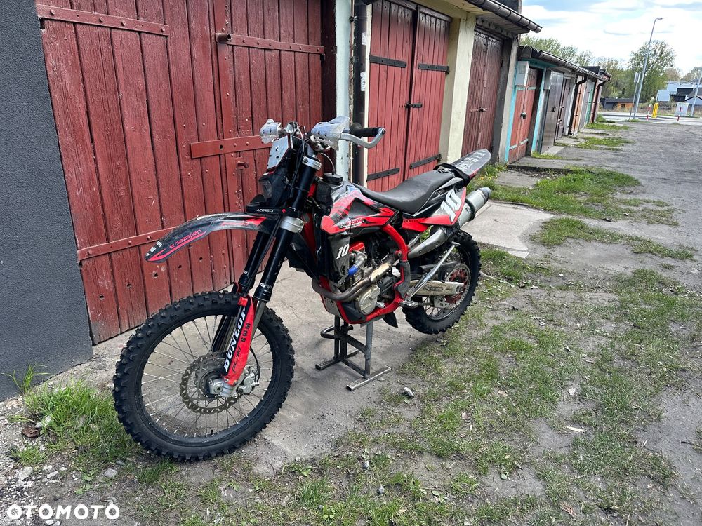 SWM RS 300 R - 1