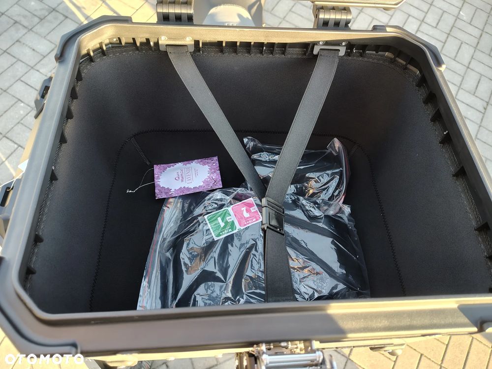 QJMOTOR SRT 600SX - 17