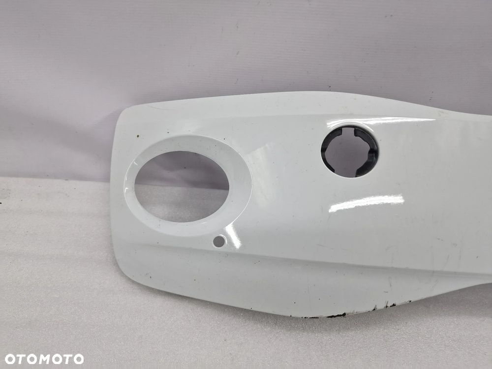 VW UP LIFT 16- BLENDA / LISTWA KRATKI ŚRODKOWEJ , NR AUKCJI KR159 - 3