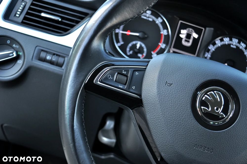 Skoda RAPID 1.0 TSI Style - 28