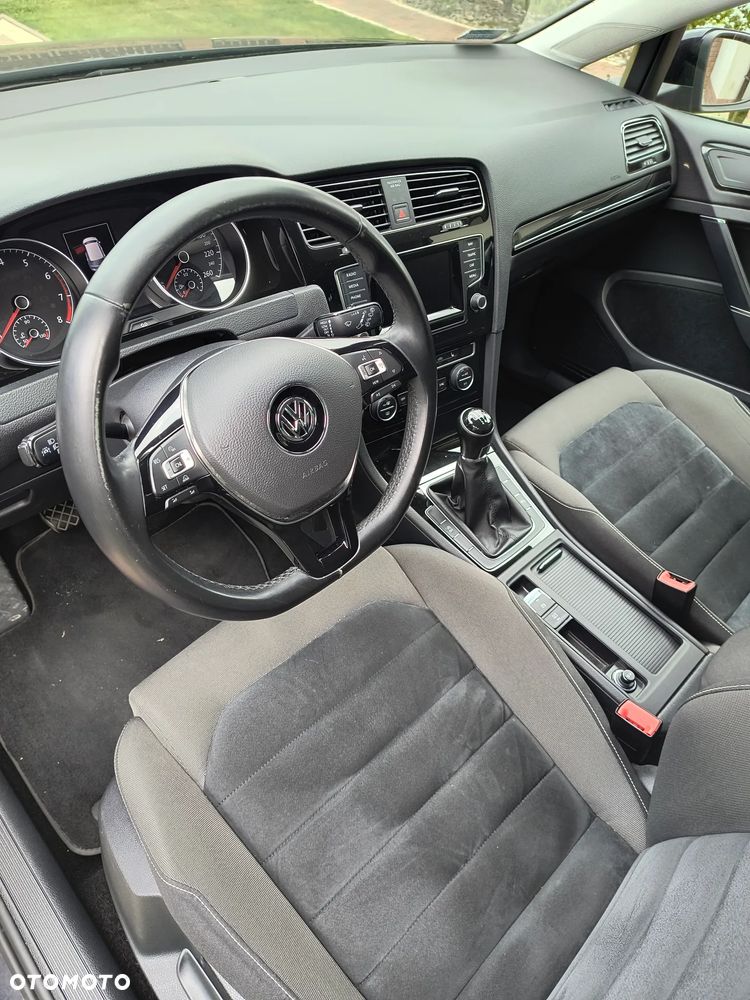 Volkswagen Golf - 9