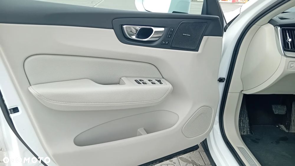 Volvo XC 60 D4 SCR AWD Inscription - 19