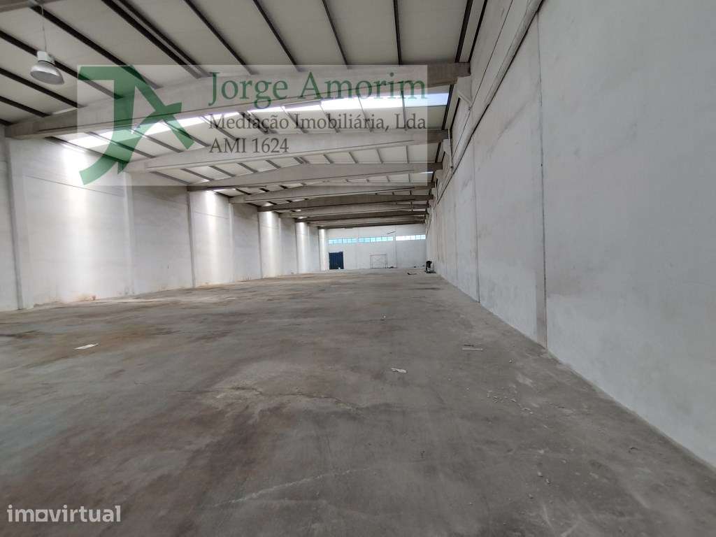 Armazém 1500 m2. Acesso a tir. Excelente parque - Grande imagem: 2/5