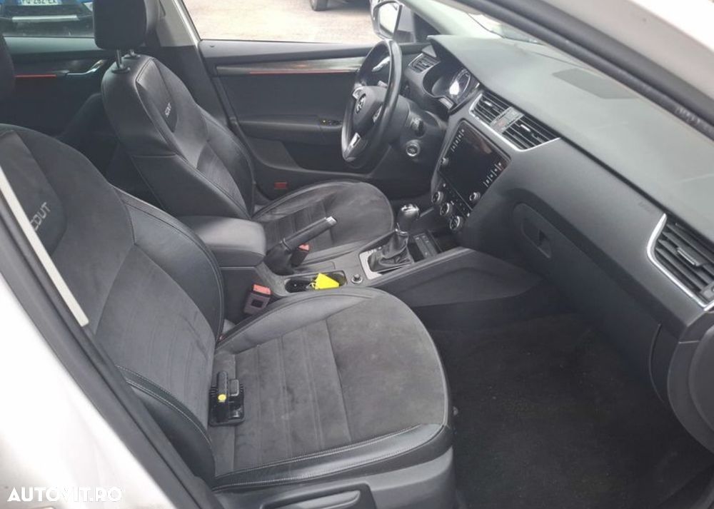 Skoda Octavia 2.0 TDI 4x4 DSG Scout - 6