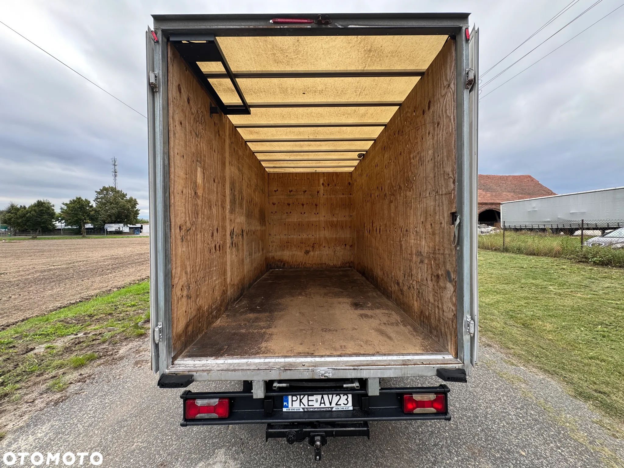 Iveco 35C15 * 3.0 / 150KM * Kontener / Rama * Koła bliźniacze * Rozstaw osi: 4.1m * - 18