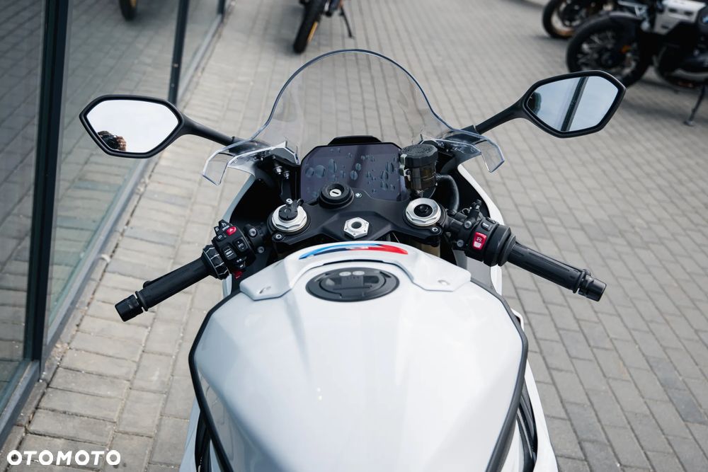 BMW S - 19