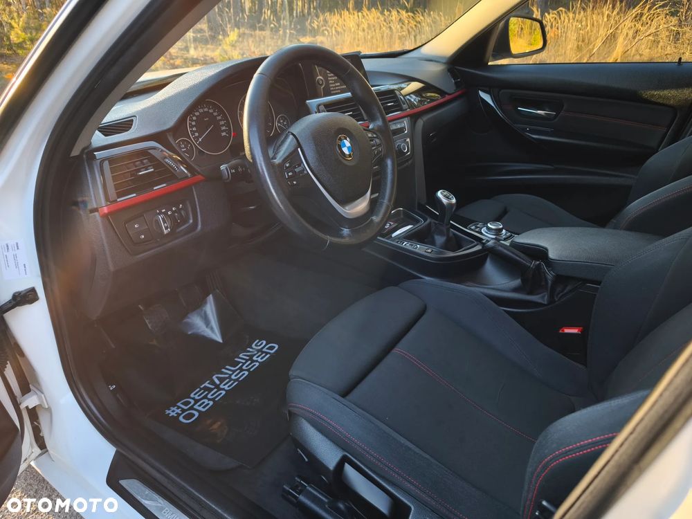 BMW Seria 3 318d Blue Performance Sport Line - 13