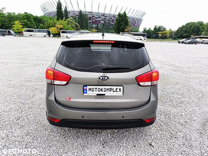 Kia Carens - 10