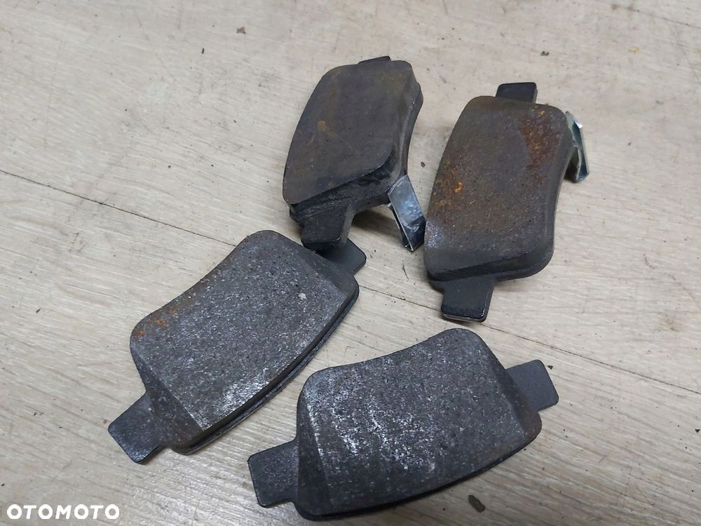 TOYOTA Avensis T25 Corolla Verso Klocki hamulcowe przód komplet - 3