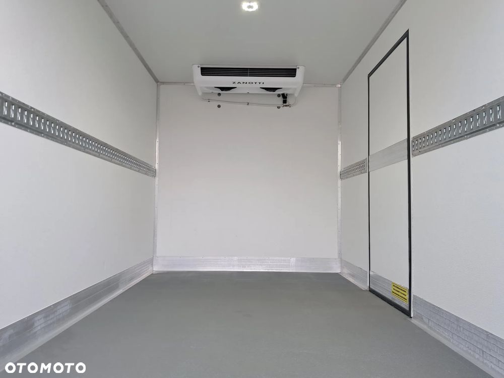 Iveco 35S16  Chłodnia ZANOTTI Salon Polska zasilanie 230V - 14