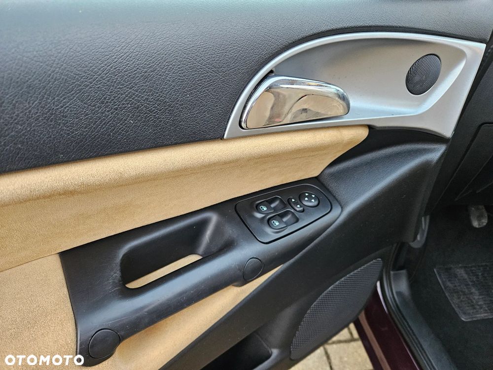 Lancia Ypsilon 1.4 8V Platino (4 os.) - 13