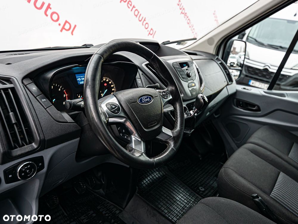 Ford Transit - 12