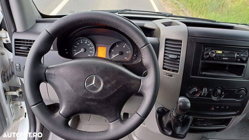 Mercedes-Benz Sprinter - 11