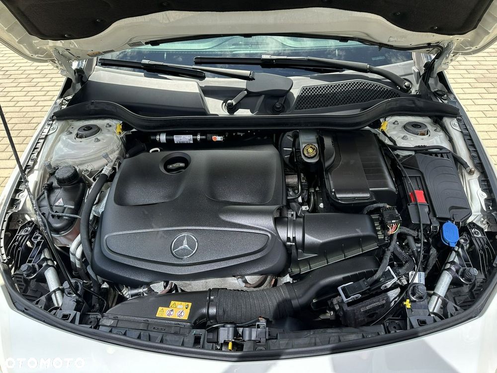 Mercedes-Benz CLA 220 4-Matic Urban - 37