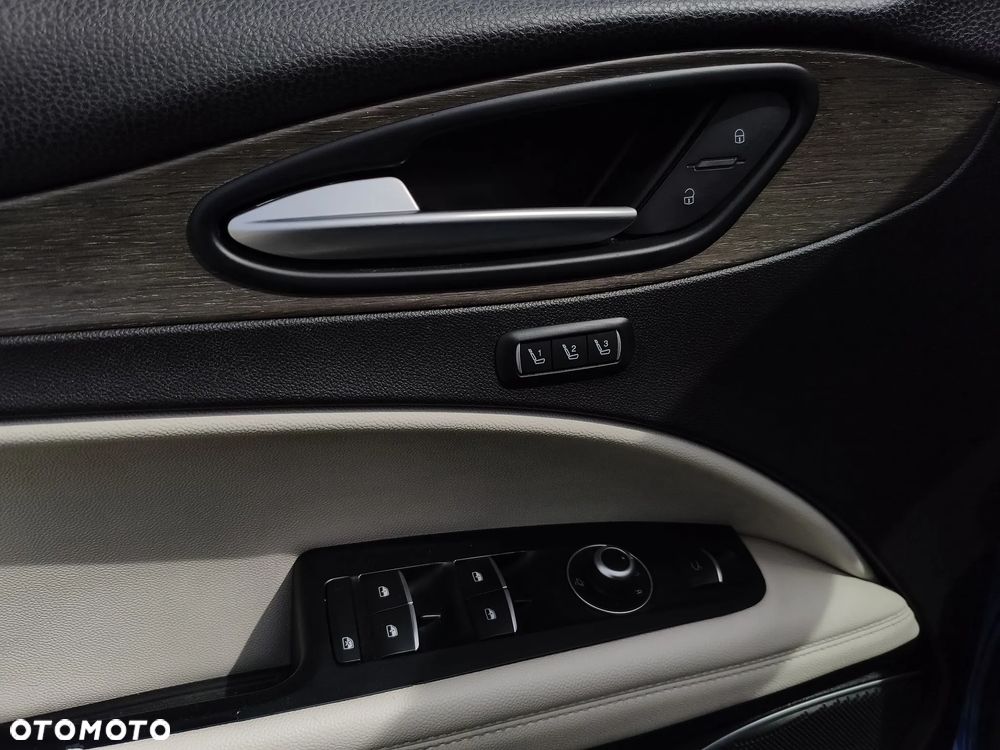 Alfa Romeo Stelvio 2.0 Turbo 16V AT8-Q4 Veloce Ti - 27
