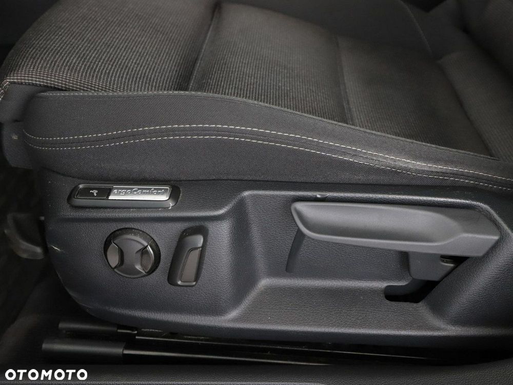 Volkswagen Passat - 37