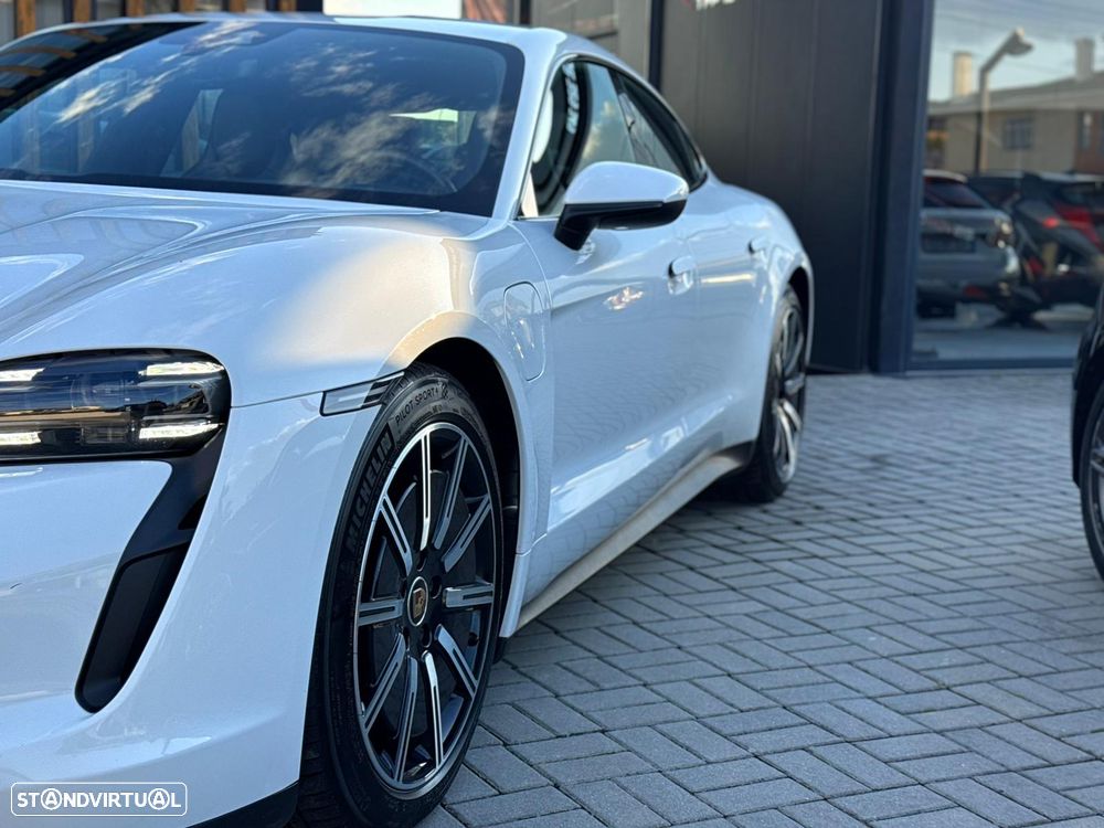 Porsche Taycan 4S - 23