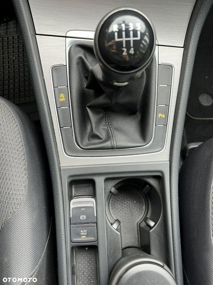 Volkswagen Golf - 20