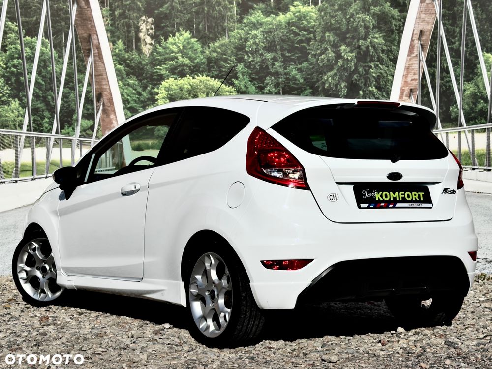 Ford Fiesta 1.6 Sport - 12