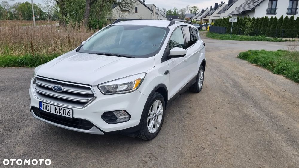 Ford Kuga - 1