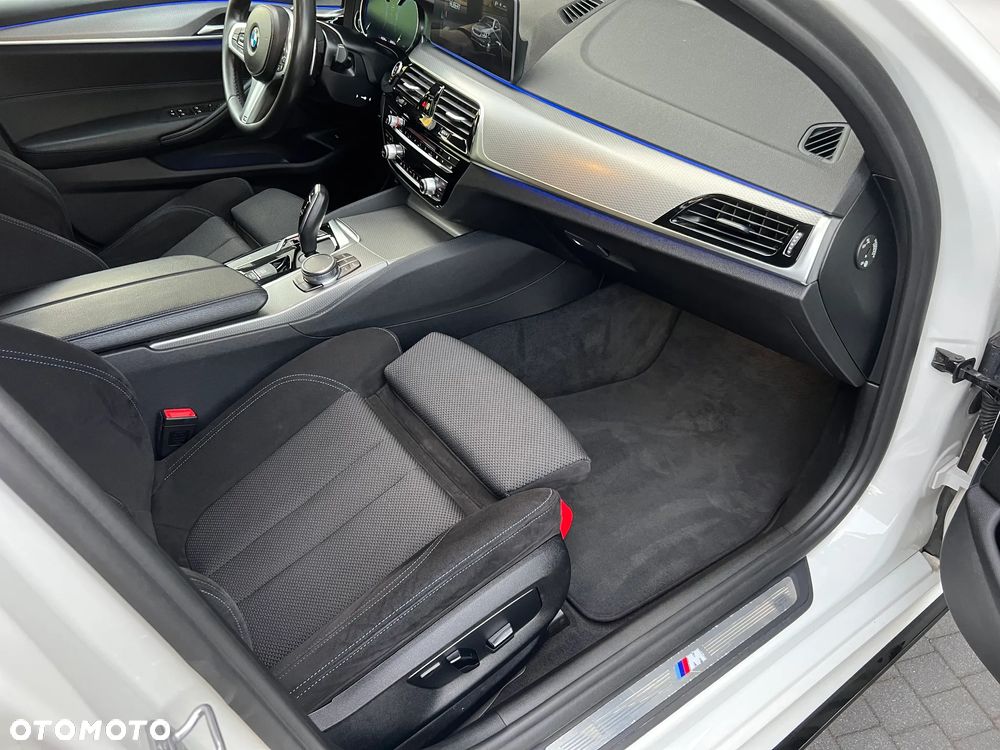 BMW Seria 5 530i xDrive M Sport sport - 18