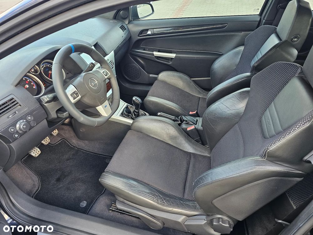 Opel Astra 2.0 T OPC - 21