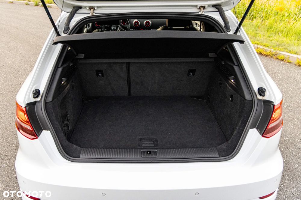 Audi A3 Sportback - 13