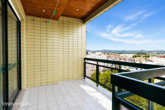 Apartamento Duplex T4 à venda em Braga - Grande imagem: 2/23