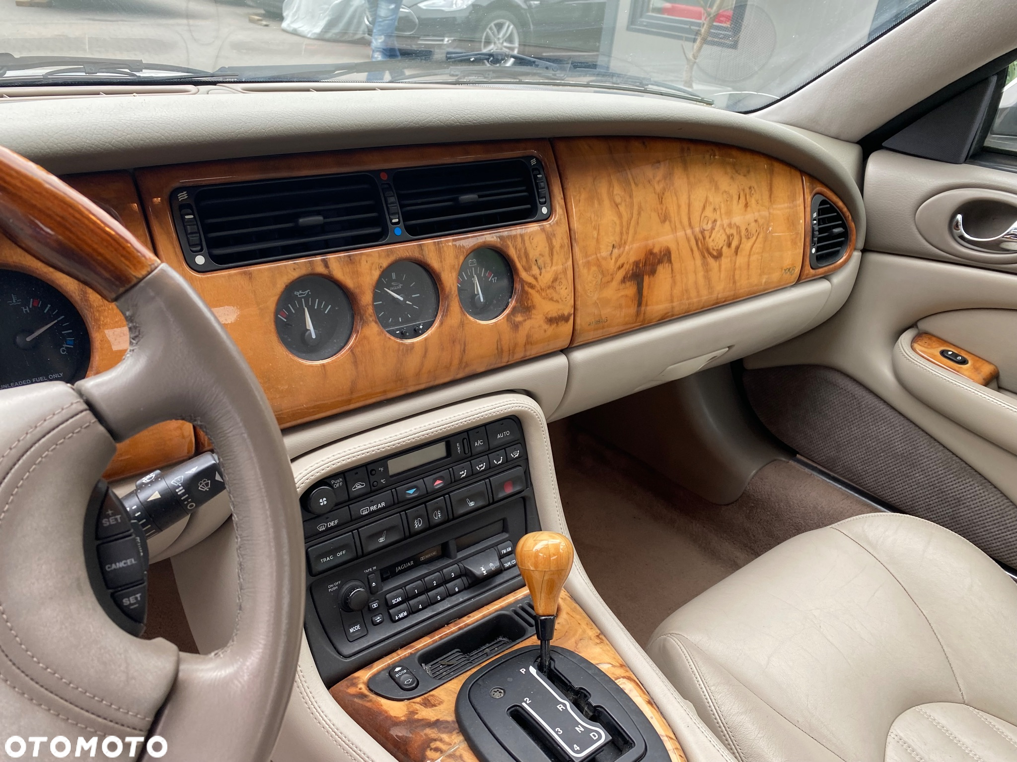 Jaguar XK8 4.2 - 19