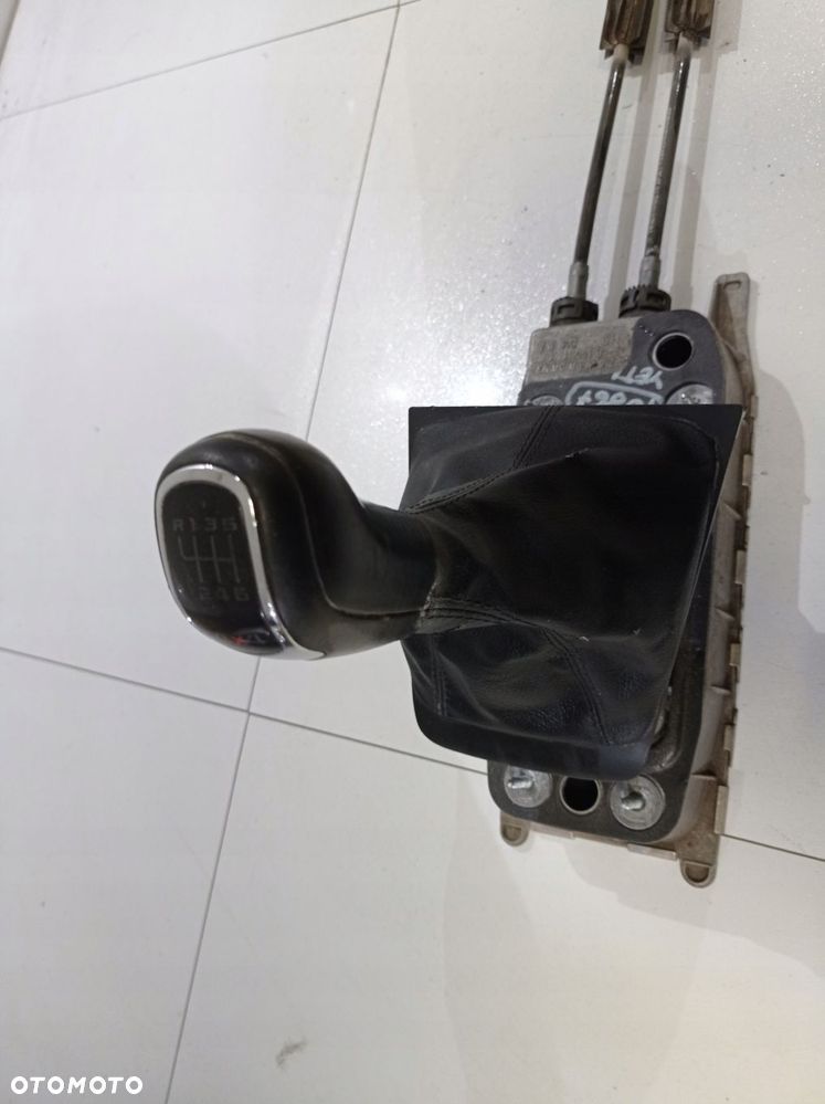 SKODA YETI WYBIERAK ZMIANY BIEGÓW 1K0711061B - 3