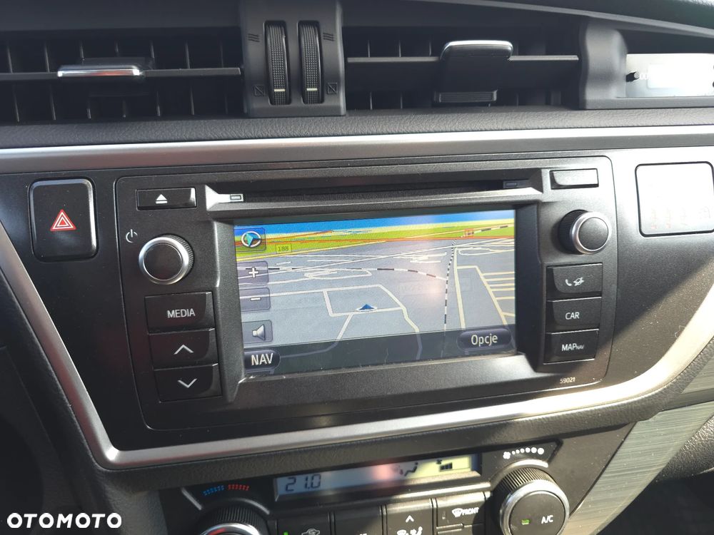 Toyota Auris 1.6 Premium + - 27