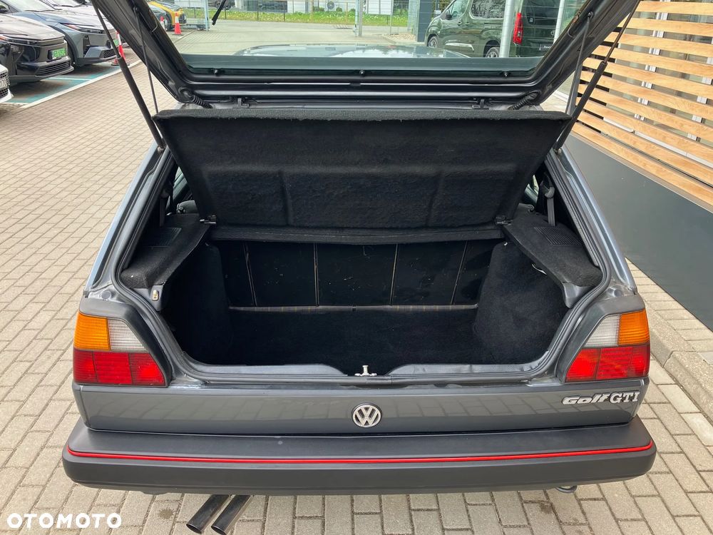 Volkswagen Golf 1.8 GTI - 8
