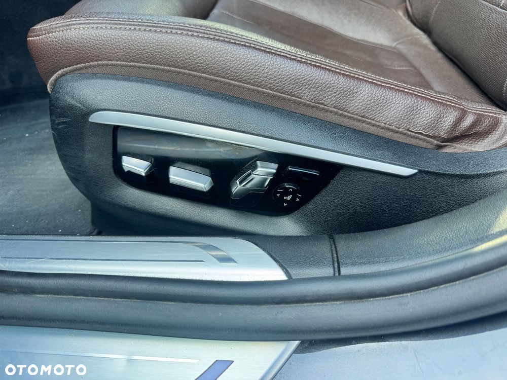 BMW Seria 7 730d xDrive - 26