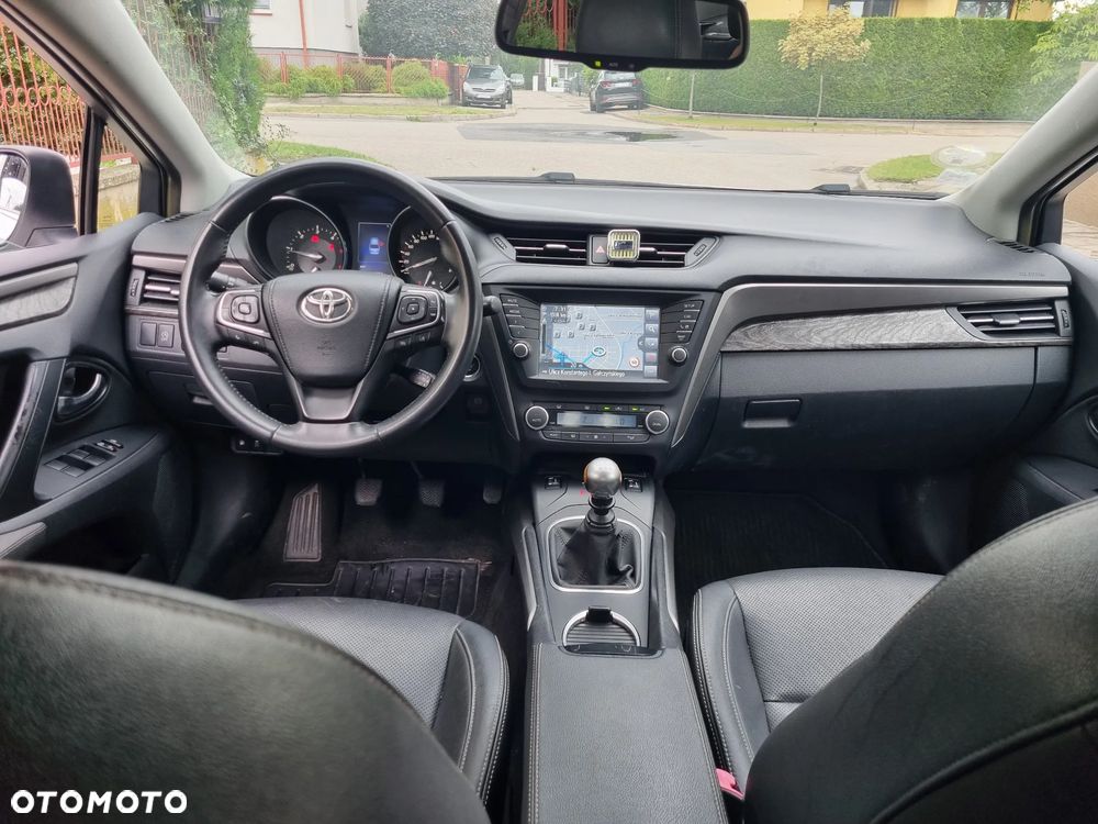 Toyota Avensis - 9