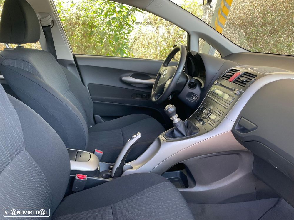 Toyota Auris 2.0 D-4D - 14