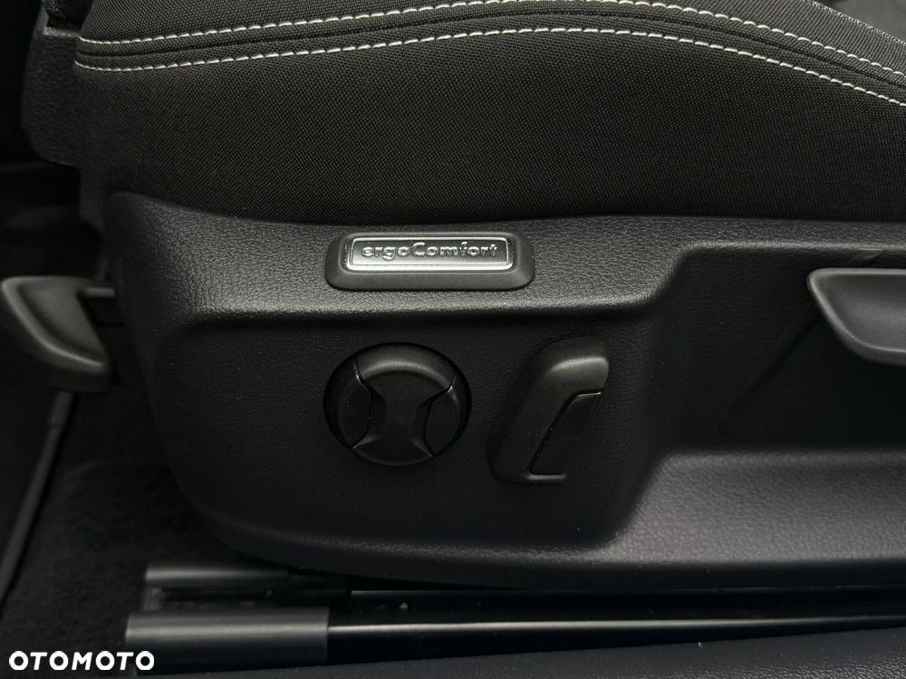 Volkswagen Passat 1.5 TSI EVO Business - 11