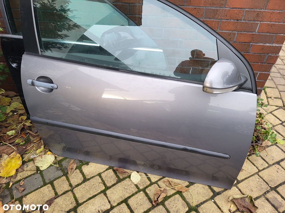Drzwi przednie prawe vw golf 5 lakier la7t 3drzwi kompletne