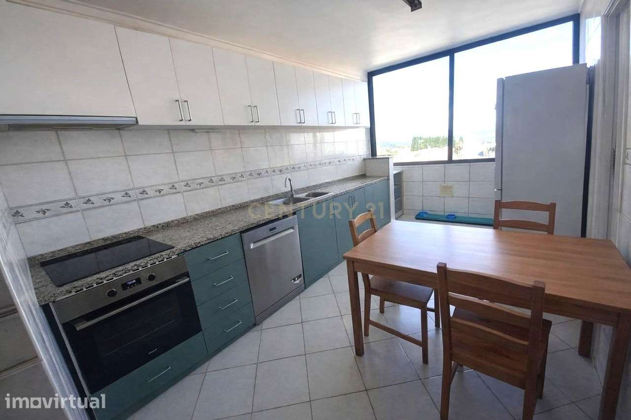 Apartamento T2 com varanda e lugar de estacionamento - Santa Maria da - Grande imagem: 3/16
