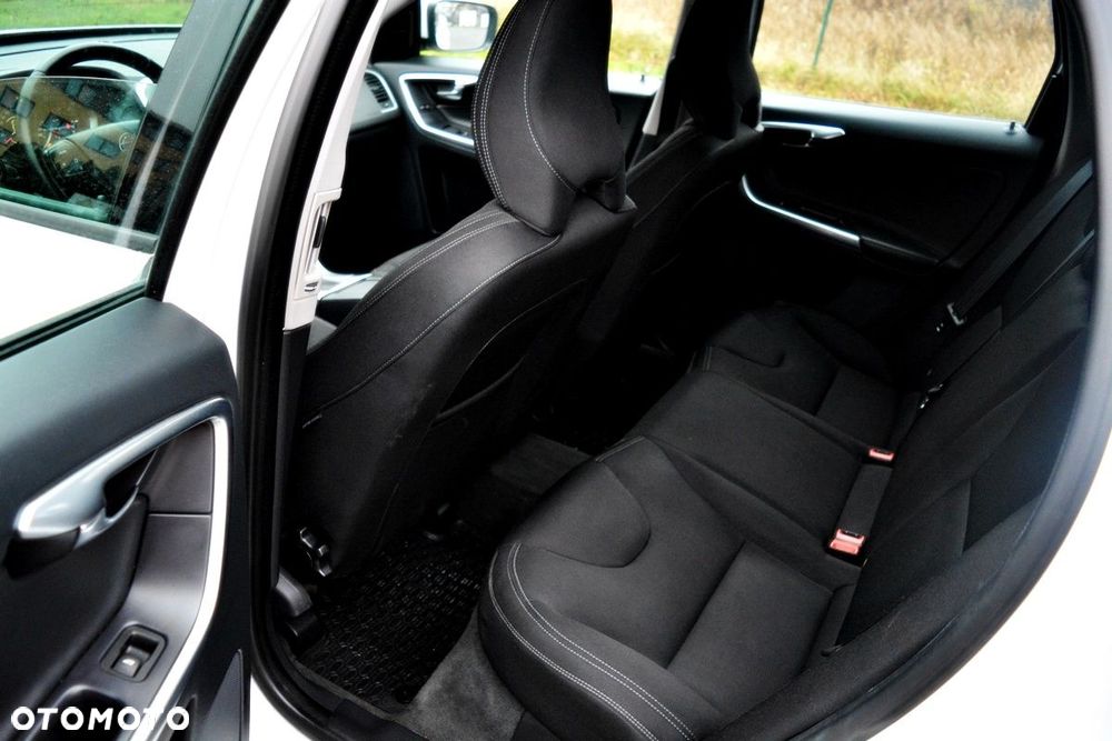 Volvo XC 60 D3 Drive-E Kinetic - 19