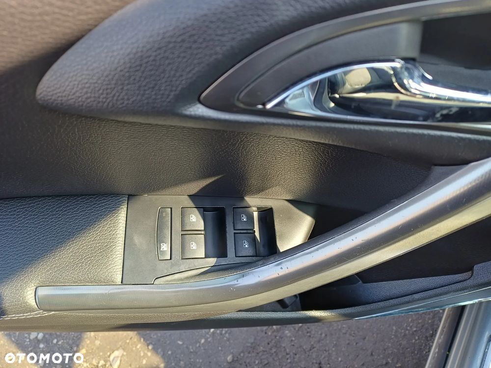 Opel Astra 1.4 Turbo Cosmo - 16