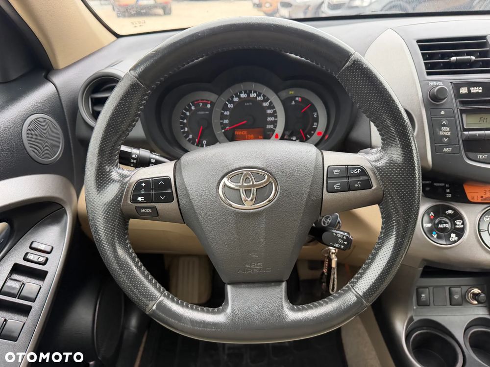 Toyota RAV4 - 25