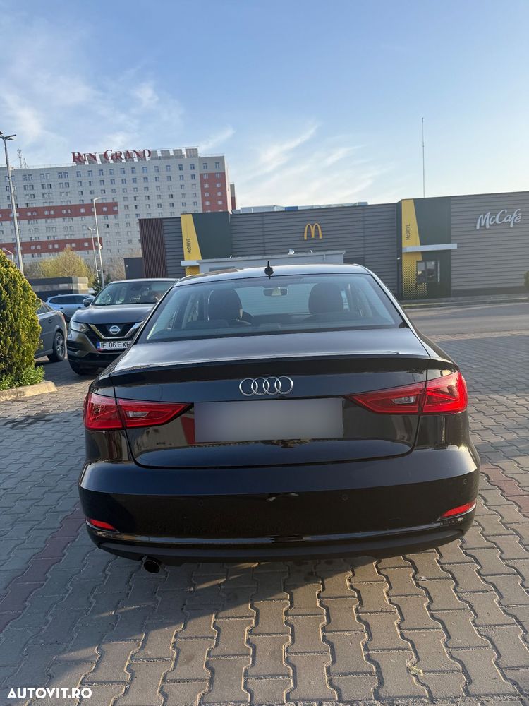 Audi A3 1.6 TDI clean Stronic Attraction - 2